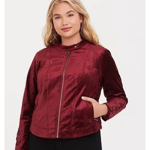 New without tags Torrid VELVET MOTO JACKET in wine color size 3